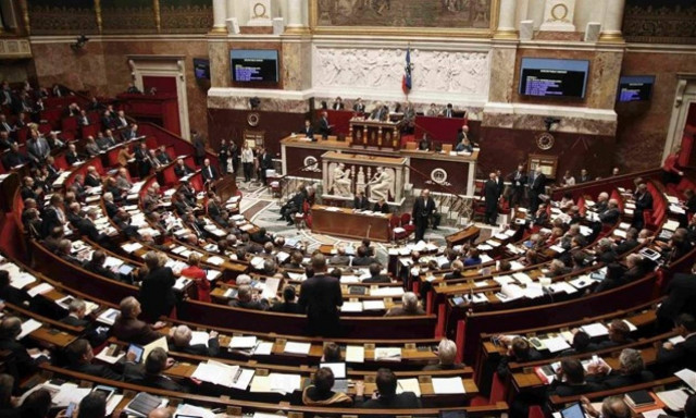 Επίθεση Παρίσι: «Πράσινο φως» να μπλοκαριστούν ιστοσελίδες και social media από την Εθνοσυνέλευση