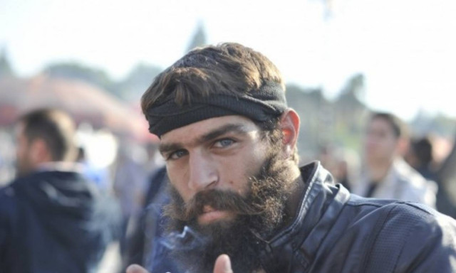 Για πρώτη φορά στην TV. Ο Κρητικός αγρότης… που έγινε σταρ (βίντεο)