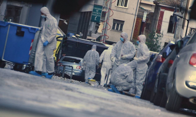 Οι πρώτες εικόνες από το τρομοκρατικό χτύπημα στον ΣΕΒ