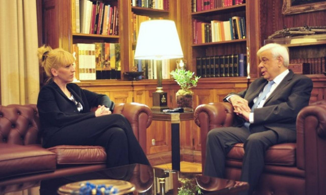 Παυλόπουλος σε Δούρου: Πρέπει να ενώσουμε τις δυνάμεις μας για να τα καταφέρουμε