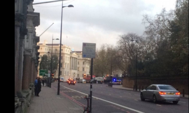 Συναγερμός στο Μπάκιγχαμ: Εκκενώθηκε κτήριο λόγω ύποπτου αντικειμένου