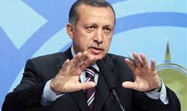 Δημοσιογράφος απειλείται με οκταετή φυλάκιση λόγω «εξύβρισης του Ερντογάν»