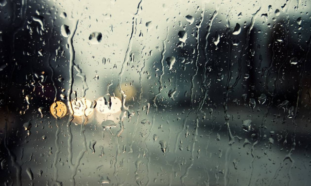 Κακοκαιρία: Μπήκε για τα καλά ο χειμώνας - Πού βρέχει καταρρακτωδώς και πού χιονίζει