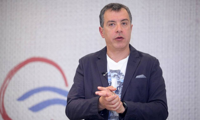 Στ. Θεοδωράκης: Μου λένε «μην τον βοηθάς, μας κορόιδεψε»