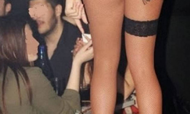 Κόλαση η Ελληνίδα τραγουδίστρια (photos)