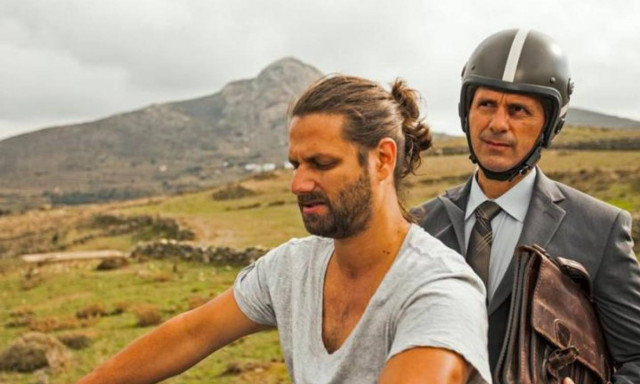 Τι έπαθε ένας Γερμανός τραπεζίτης που πήγε στην Τήνο; (photos + video)