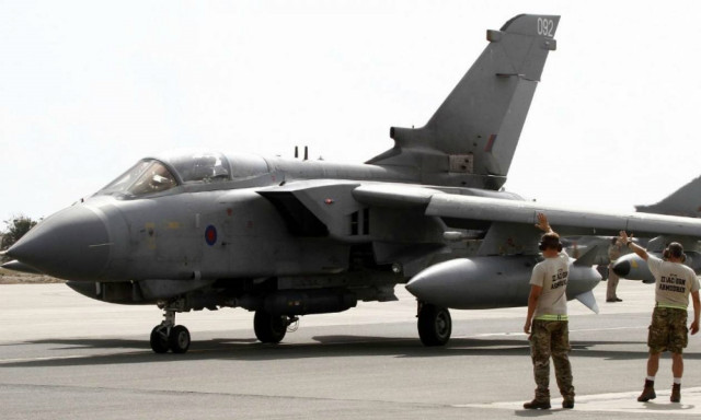 Σε πολεμική ετοιμότητα ΗΠΑ, Ρωσία και Ευρώπη εναντίον του ISIS (vid)