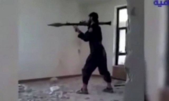 Τζιχαντιστής ανατινάχθηκε από ρουκέτα που εκτόξευσε ο ίδιος! (video)