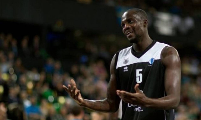 Μια ανάσα από Σον Τζέιμς ο Ολυμπιακός! (videos)