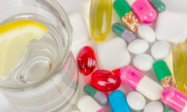 Μπορώ να πιω αλκοόλ όταν παίρνω αντιβίωση;