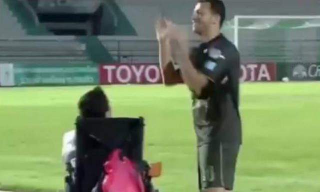 Εξαιρετική κίνηση σε παιδί «μαχητή της ζωής» (video)