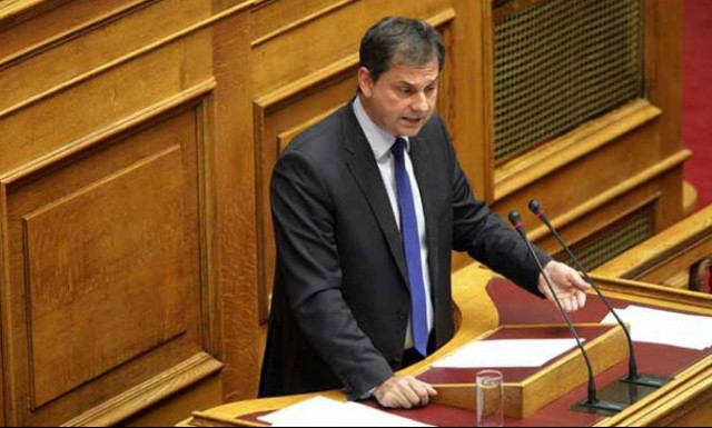 Προϋπολογισμός 2016 - Θεοχάρης: Η κυβέρνηση κόβει συντάξεις και κάνει απευθείας αναθέσεις