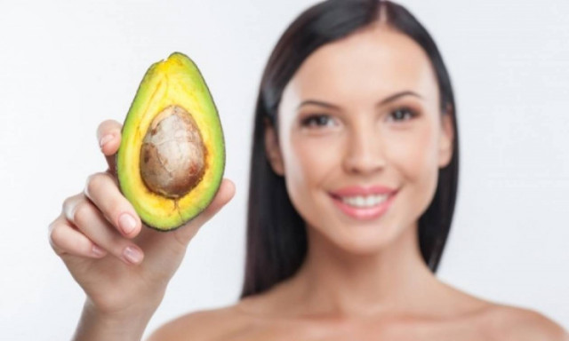 Ενυδατική μάσκα μαλλιών με αβοκάντο και μέλι