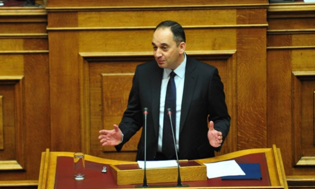 Πλακιωτάκης: Έπρεπε να συνεννοηθείτε με τη Μέρκελ για να καταργήσετε τα μνημόνια; (vid)