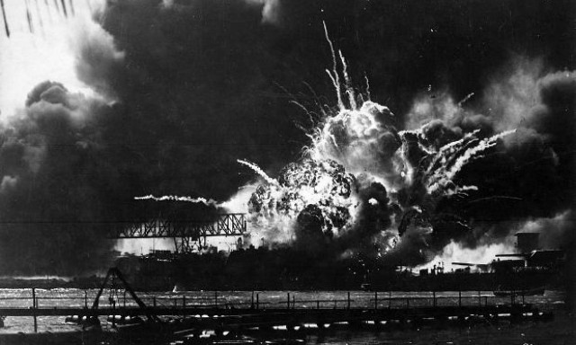 Σαν σήμερα το 1941 η επίθεση των Ιαπώνων στην αμερικανική βάση του Περλ Χάρμπορ