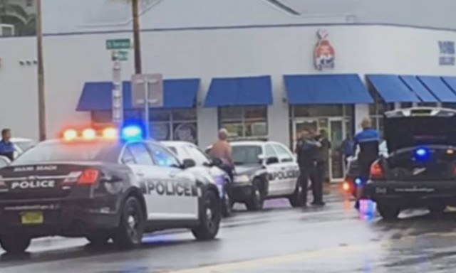 Βίντεο σοκ: Αστυνομικοί στις ΗΠΑ πυροβολούν επίδοξο ληστή