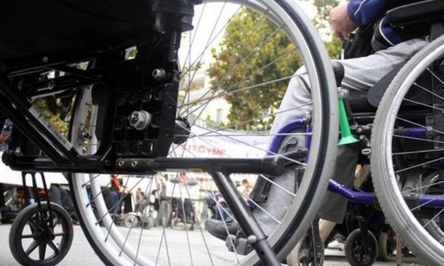 ΕΣΑμεΑ: Τα επιδόματα πρέπει να καταβληθούν πριν τα Χριστούγεννα