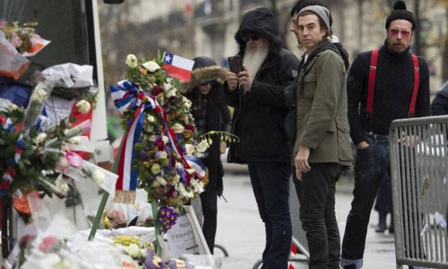 Η συγκινητική επιστροφή των Eagles of Death Metal στο Μπατακλάν (photos)