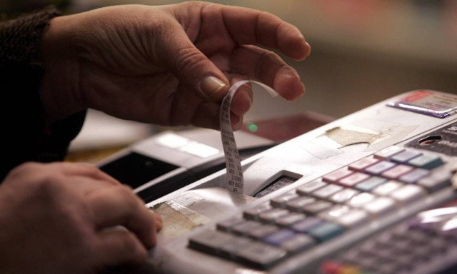 Έρχονται πρόστιμα για όσους δεν έχουν μαζέψει αποδείξεις για το 2015