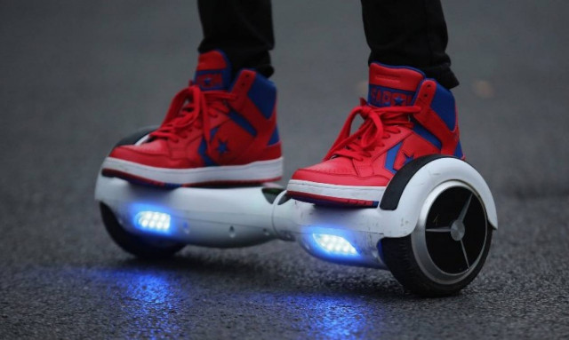 Λονδίνο: Απίστευτη ληστεία πάνω σε hoverboard (Video)