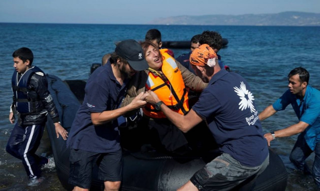 Κομισιόν προς Ελλάδα: Γιατί δεν ελέγξατε 370.000 δακτυλικά αποτυπώματα προσφύγων;