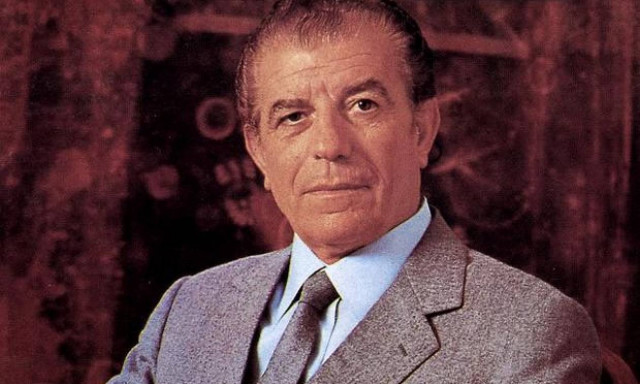 Σαν σήμερα το 1922 γεννήθηκε ο «σερ» του ελληνικού τραγουδιού Γρηγόρης Μπιθικώτσης