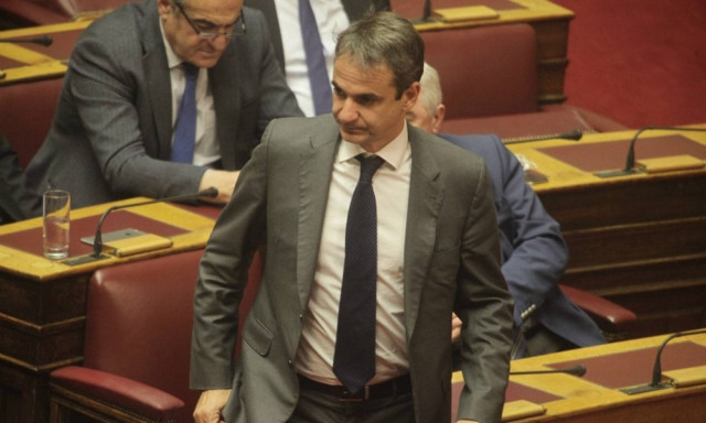 Εκλογές ΝΔ - Μητσοτάκης: Ποιοι διαρρέουν σενάρια στήριξης Καραμανλή προς Μεϊμαράκη