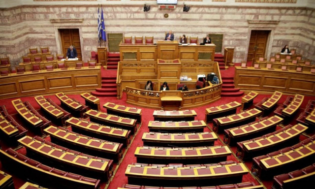 Το άγχος ψήφισης του νομοσχεδίου «τρώει» τον χρόνο συζήτησής του και προκαλεί κόντρες στη Βουλή!
