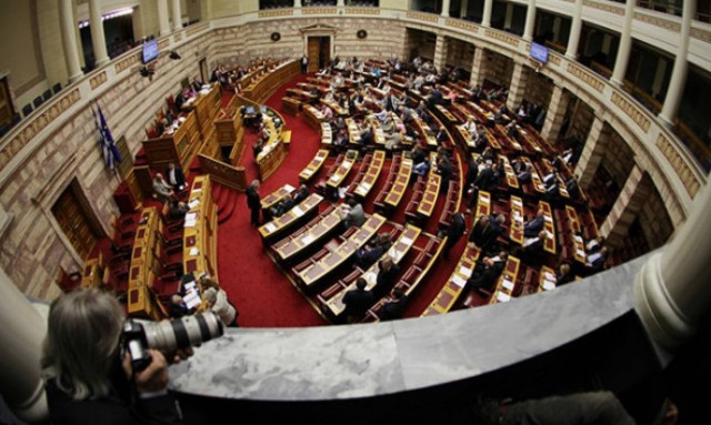 Στην Ολομέλεια απόψε με διαδικασίες εξπρές χάνονται σπίτι και επιχείρηση