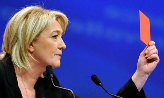 Σάλος στη Γαλλία: Η Λεπέν «ανέβασε» σκληρές φωτογραφίες από τις φρικαλεότητες των τζιχαντιστών