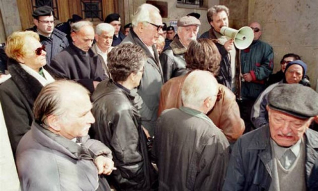 Τα «πάνω – κάτω» στις συντάξεις φέρνει απόρρητο πόρισμα για τη διαδοχική ασφάλιση