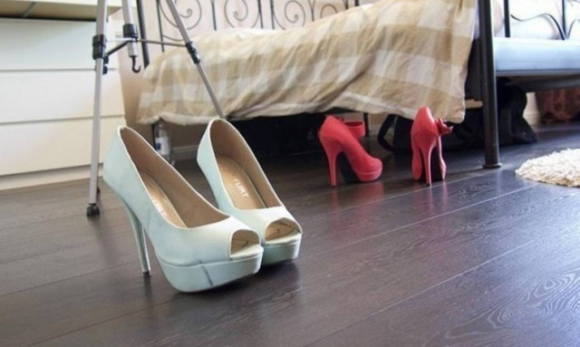 Μπήκαμε στα γυρίσματα ερασιτεχνικού ροζ βίντεο (Photos)