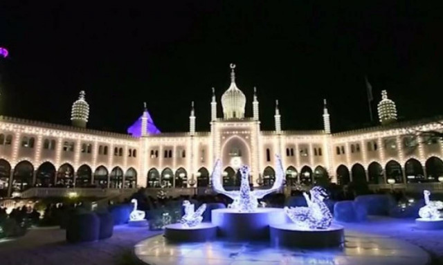 Τίβολι: 800.000 λαμπάκια στην πιο εντυπωσιακή χριστουγεννιάτικη αγορά της Ευρώπης (video)