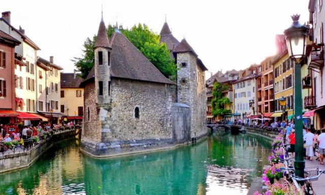 Η άγνωστη παραμυθένια «Βενετία των Άλπεων» (photos)