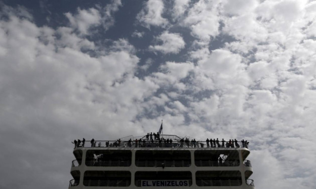 Περισσότεροι από 3.000 πρόσφυγες αναμένονται σήμερα Παρασκευή στο λιμάνι του Πειραιά