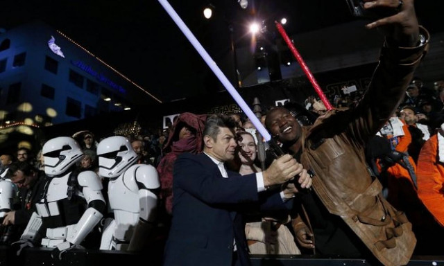 «Έσπασε» ταμεία το νέο «Star Wars»: Ρεκόρ εισπράξεων την πρώτη μέρα προβολής