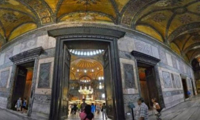 Εικονική ξενάγηση στην Αγία Σοφία: 1500 Χρόνια Ιστορίας