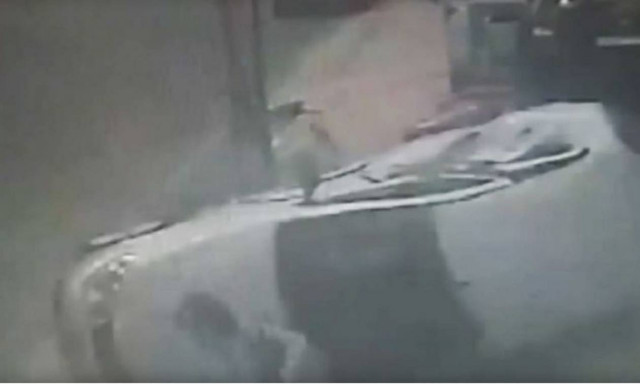 Βραζιλία: Πεζοί γλίτωσαν από θαύμα και... του Χάρου τις ρόδες! (video)