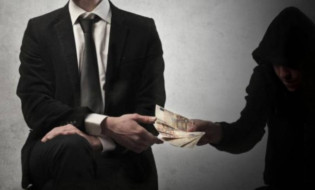 Τραπεζίτες: Ποιοι έπαιρναν δάνεια για ΕΝΦΙΑ και... σκάφη!