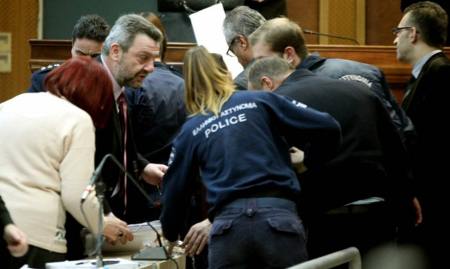 Δίκη Χρυσής Αυγής: Μάρτυρας κατέρρευσε κατά τη διάρκεια της κατάθεσης του