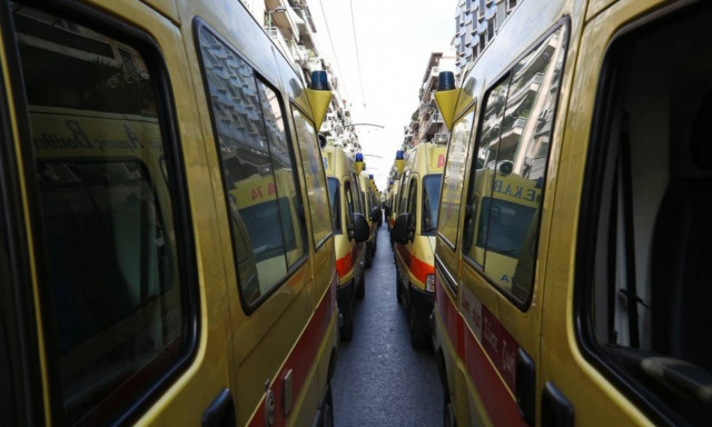 ΕΚΑΒ: Υπογράφηκαν οι συμβάσεις για την προμήθεια 51 ασθενοφόρων