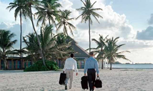 Οι Ρώσοι εγκατέλειψαν την Κύπρο για offshore- Πάνε Μπαχάμες...