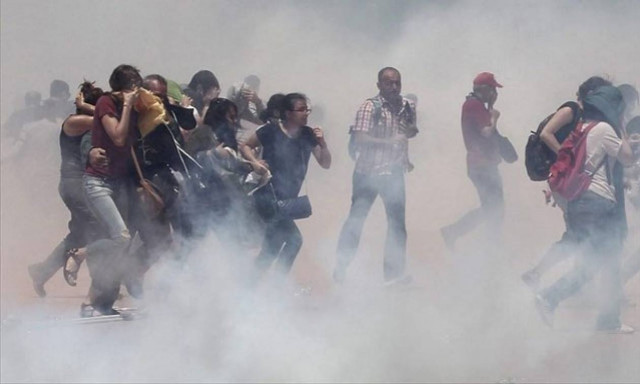 Τουρκία: Επεισόδια και συγκρούσεις στις κηδείες των γυναικών που σκότωσε η αστυνομία