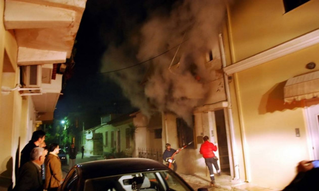 Στις φλόγες παλιά κατοικία στην Τρίπολη