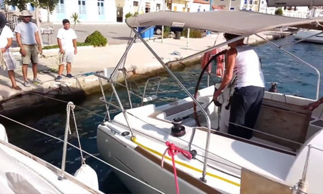 Τρελό βίντεο: Γυναίκα στο τιμόνι… ναυάγιο ζυγώνει! (video)