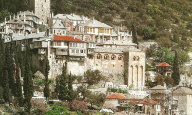 Αυτό είναι το Χριστουγεννιάτικο μήνυμα των Αγιορειτών μοναχών