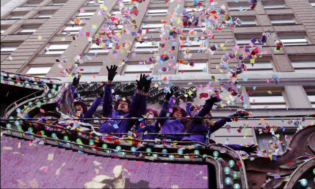 Η Νέα Υόρκη προετοιμάζεται για την Πρωτοχρονιά