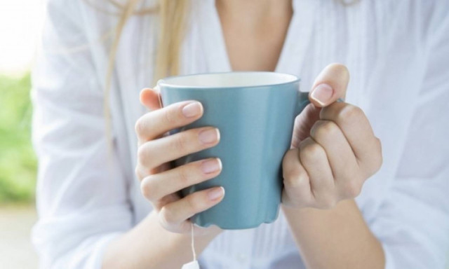 Τι πρέπει να πίνετε κάθε μέρα για να έχετε γερά οστά