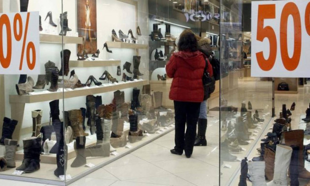 Παραμονή Πρωτοχρονιάς: Μέχρι τι ώρα θα είναι ανοιχτά τα μαγαζιά