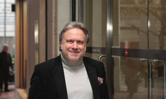 Προσπάθησε να παραβιάσει το αυτοκίνητο του Κατρούγκαλου αλλά…